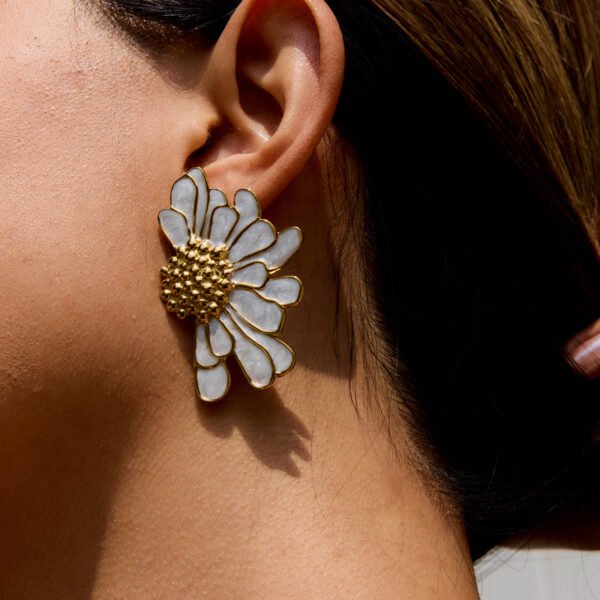 Flower Stud Earrings - 图片 2